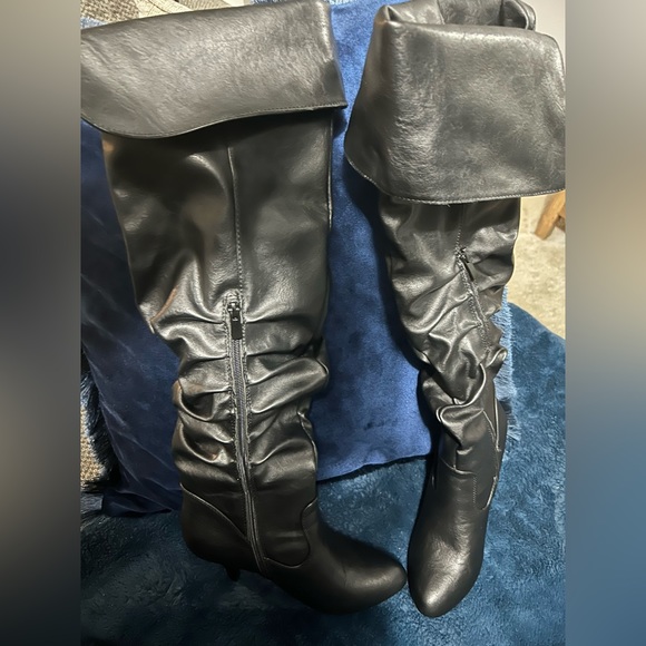 Knee high faux leather boots - Picture 2 of 7